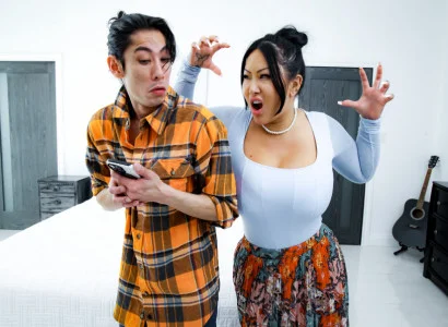 Con trai ấy đem lại cho mẹ kế xăm trổ hàng múp đỉnh khoái